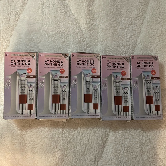 (5) IT Cosmetics- Deep - Color Correcting Full Coverage Cream - Deep - Picture 1 of 6